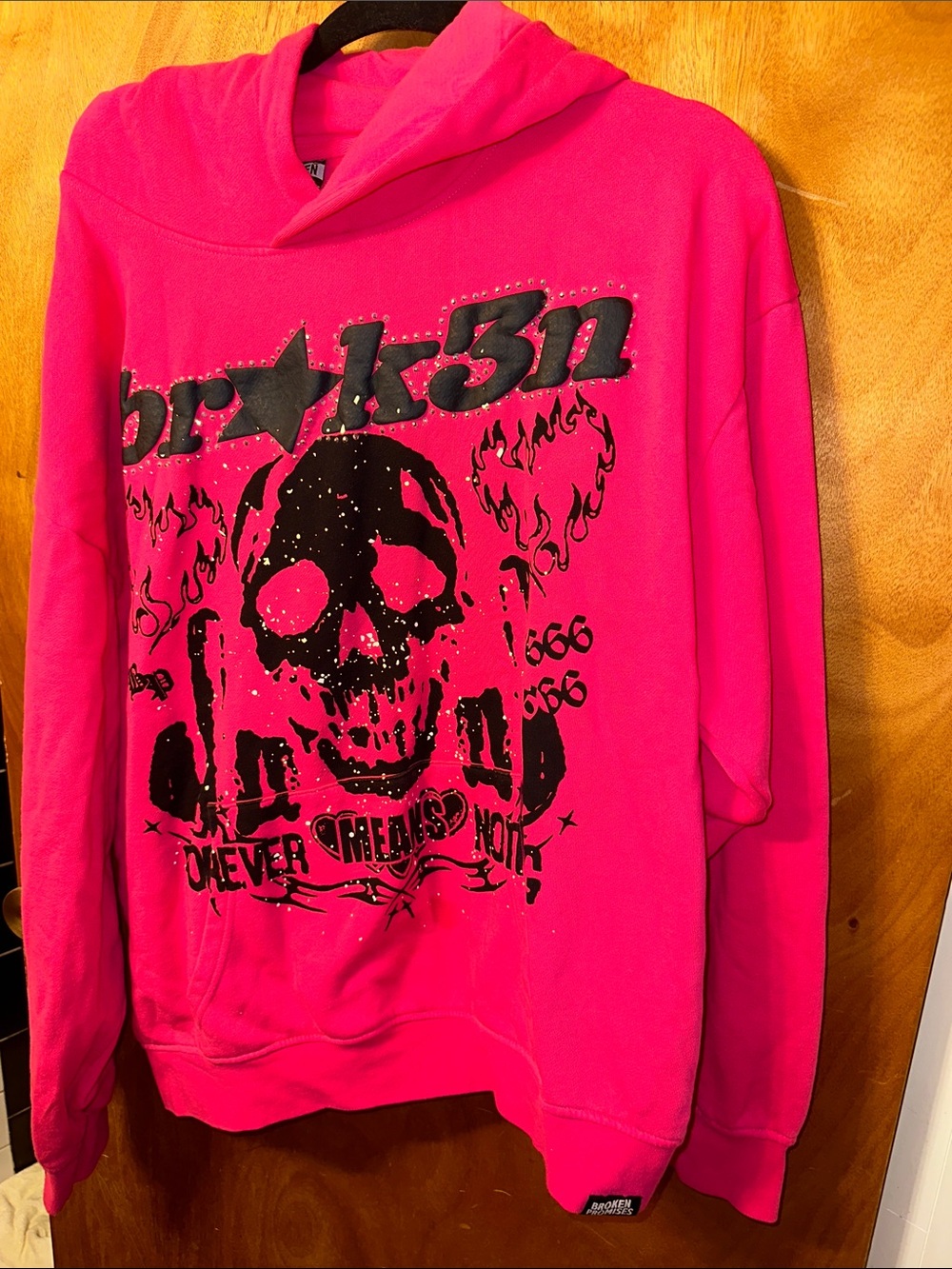 Women’s Hot Pink Skull Graphic Hoodie Sweatshirt